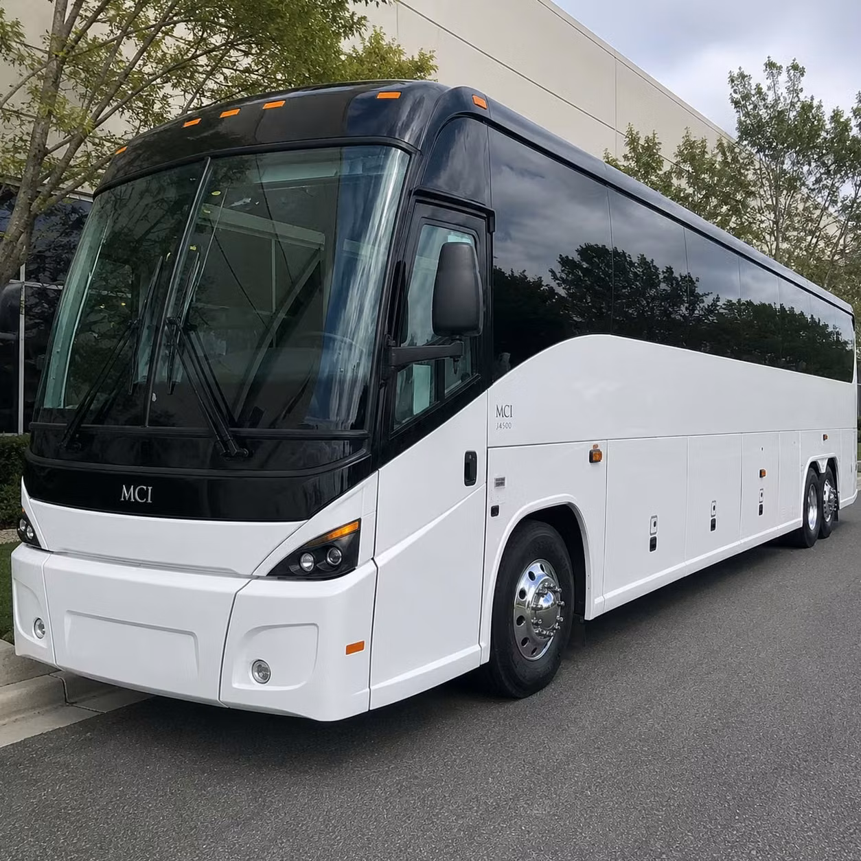 baldwinparkcharterbus com puts baldwin park groups in the right bus for every airport run